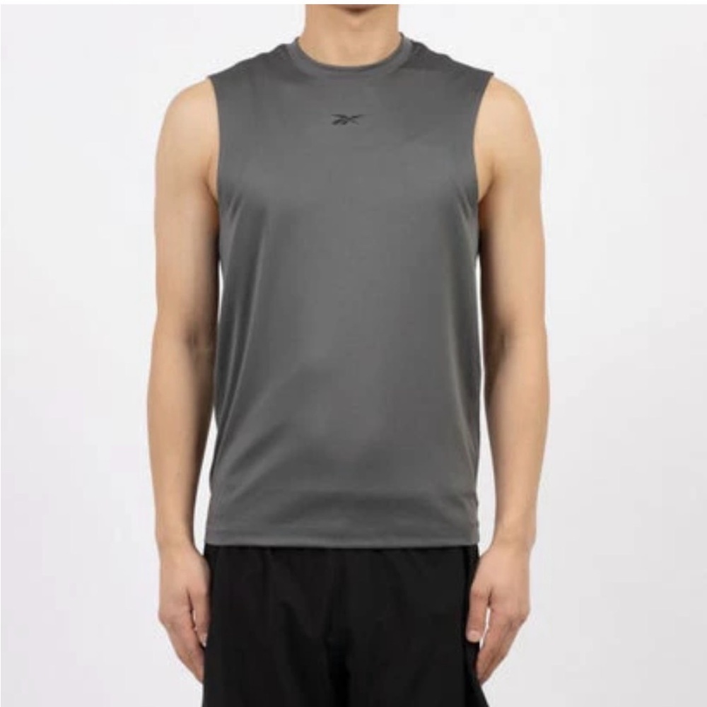 Reebok Sleeveless Training Tech T- Size Medium